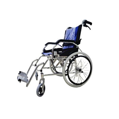 Multifunctioneel handmatig opvouwbaar stalen rolstoel 79*28*73cm 12,7kg Gebruikersvriendelijk ontwerp